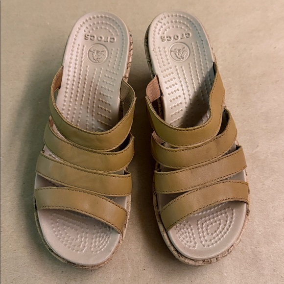 CROCS Tan A-Leigh Leather Multi Straps Slides Cork Wedge Women’s Sandals, Size 6 - Picture 3 of 15